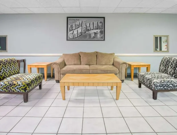 Super 8 by Wyndham Dunn hotel detail image 4