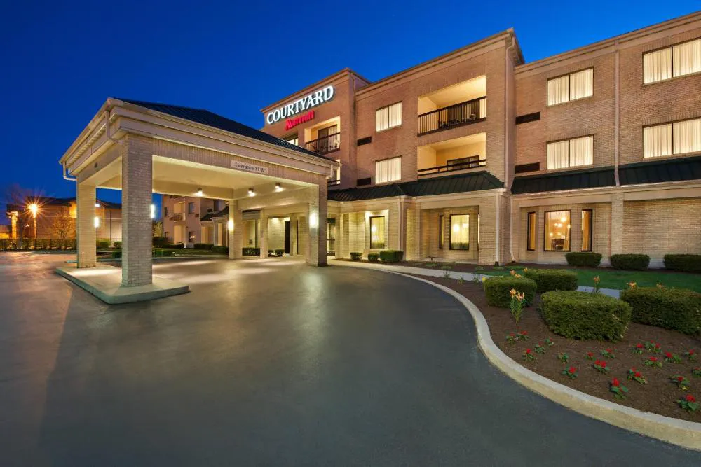 Courtyard by Marriott Mishawaka-University Area hotel hero