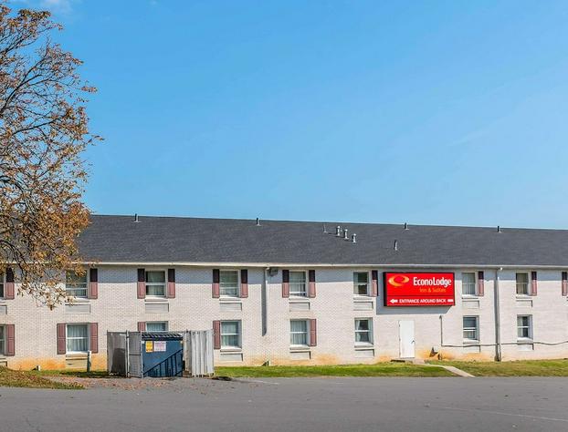 Econo Lodge Reading Airport hotel detail image 1