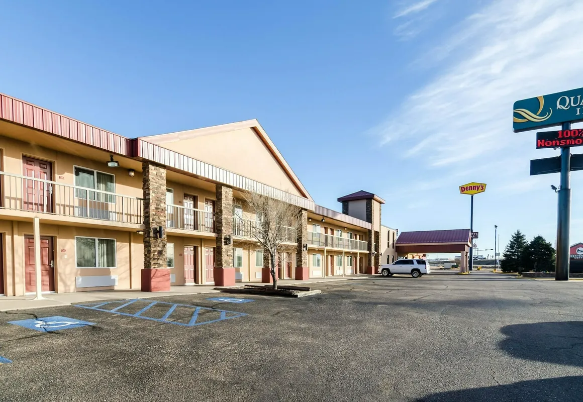 Quality Inn & Suites hotel hero