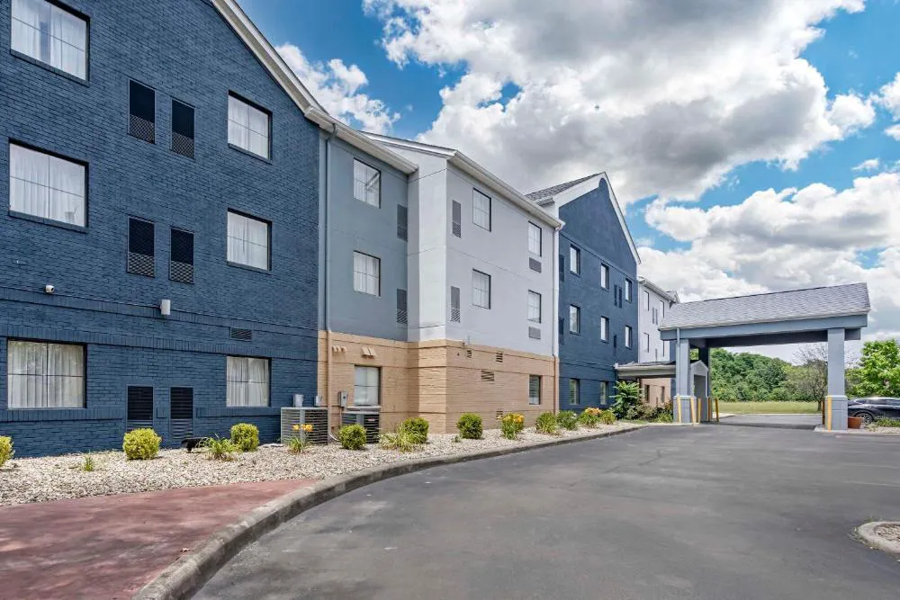 Country Inn & Suites by Radisson, Pickerington, OH hotel hero