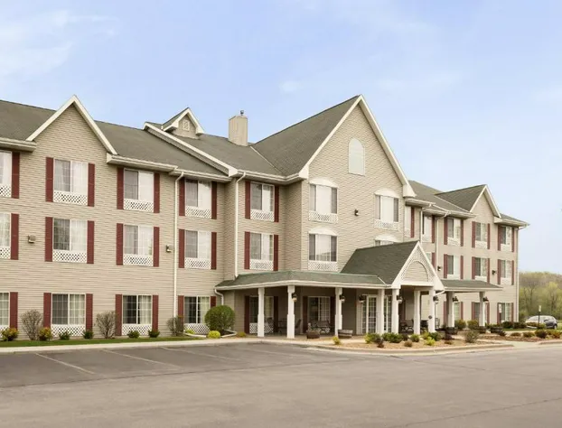 Country Inn & Suites by Radisson, West Bend, WI hotel detail image 1
