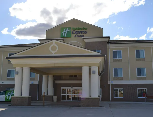 Holiday Inn Express Hotel & Suites Northwood by IHG hotel detail image 2
