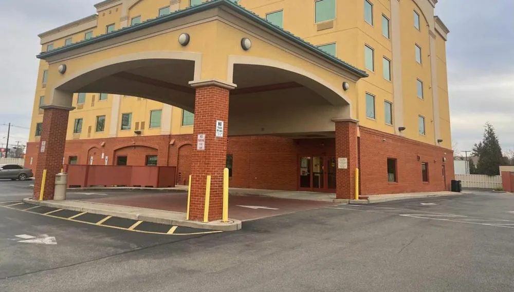 Best Western Riverview Inn & Suites hotel hero