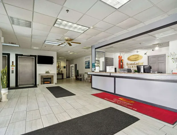 Econo Lodge Inn & Suites hotel detail image 3