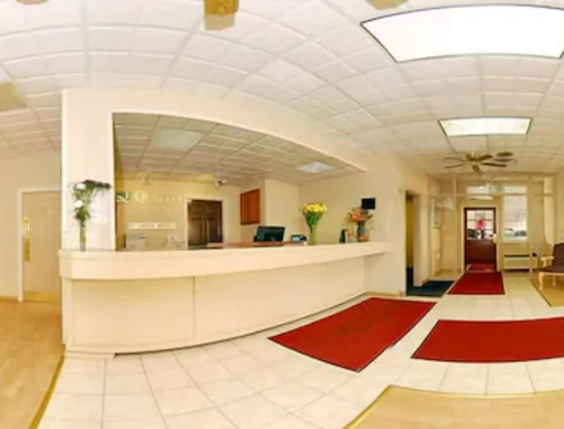 Econo Lodge Inn & Suites hotel detail image 4