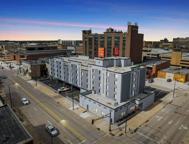Econo Lodge Inn & Suites Waterloo Downtown hotel detail image 2