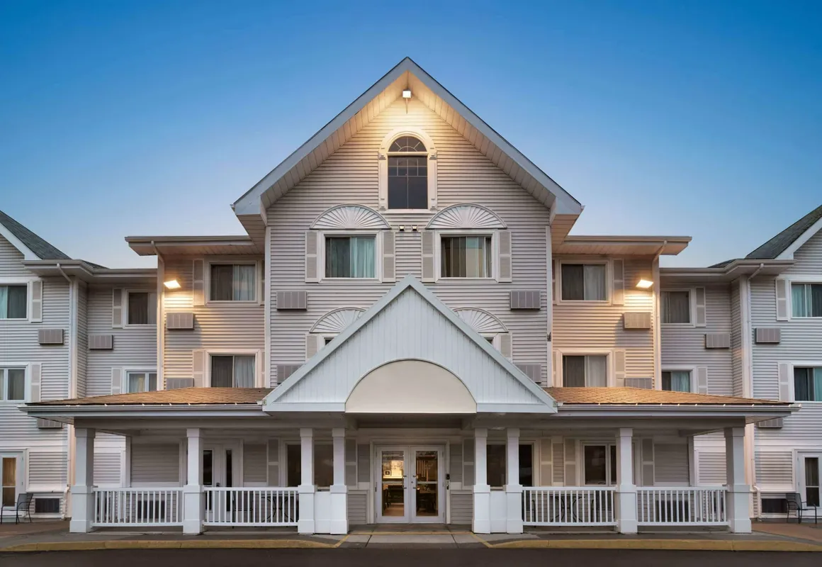 Travelodge Suites by Wyndham Moncton hotel hero