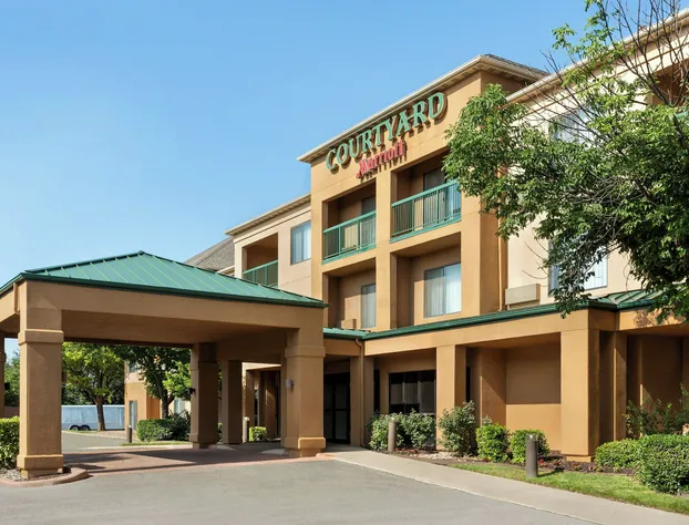 Courtyard by Marriott Lubbock hotel detail image 1