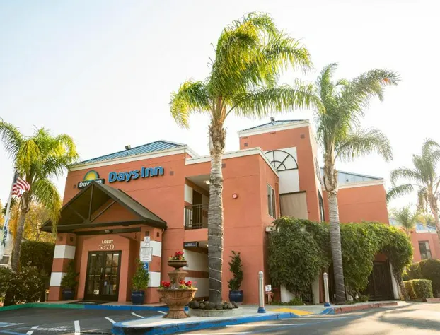 Days Inn by Wyndham Concord hotel detail image 2