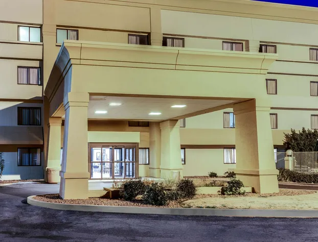 La Quinta Inn & Suites by Wyndham Las Cruces Organ Mountain hotel detail image 3