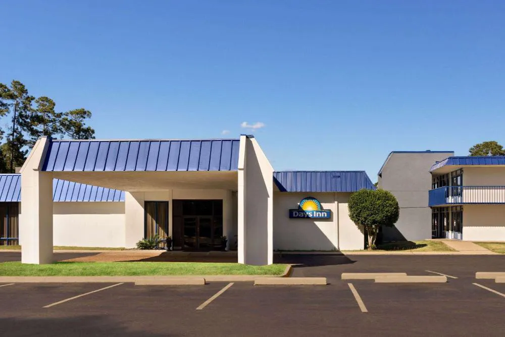 Days Inn by Wyndham McComb MS hotel hero