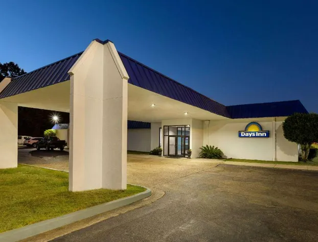 Days Inn by Wyndham McComb MS hotel detail image 1