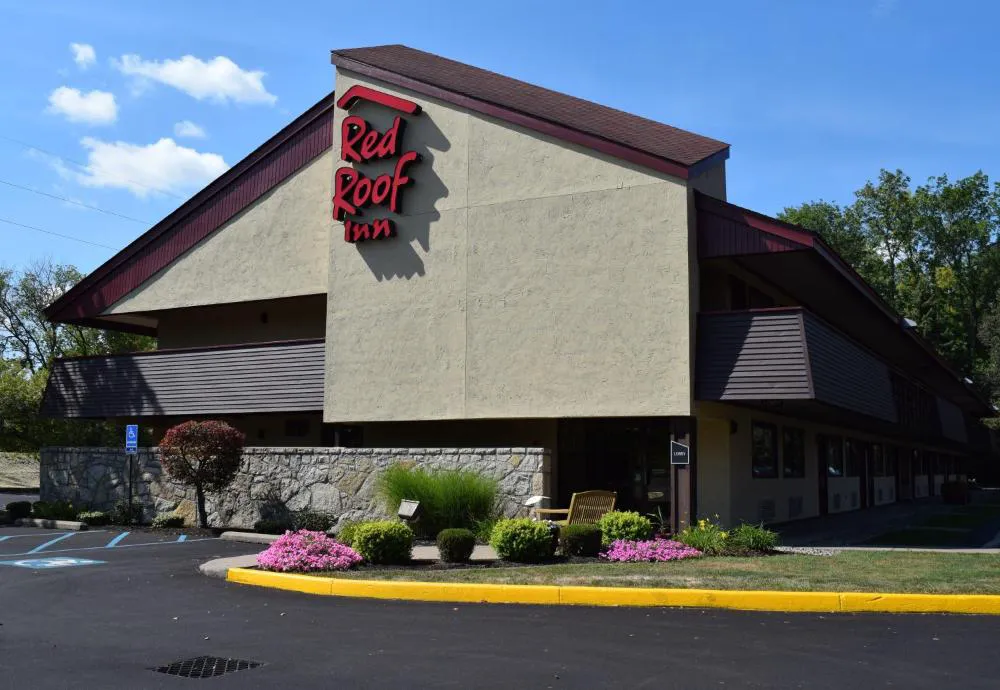 Red Roof Inn Utica hotel hero