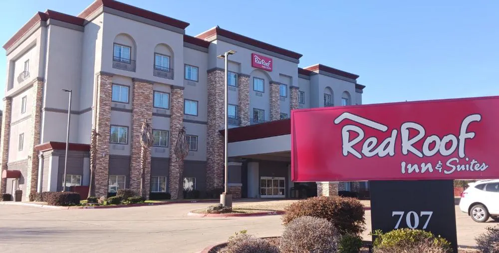Red Roof Inn & Suites Longview hotel hero