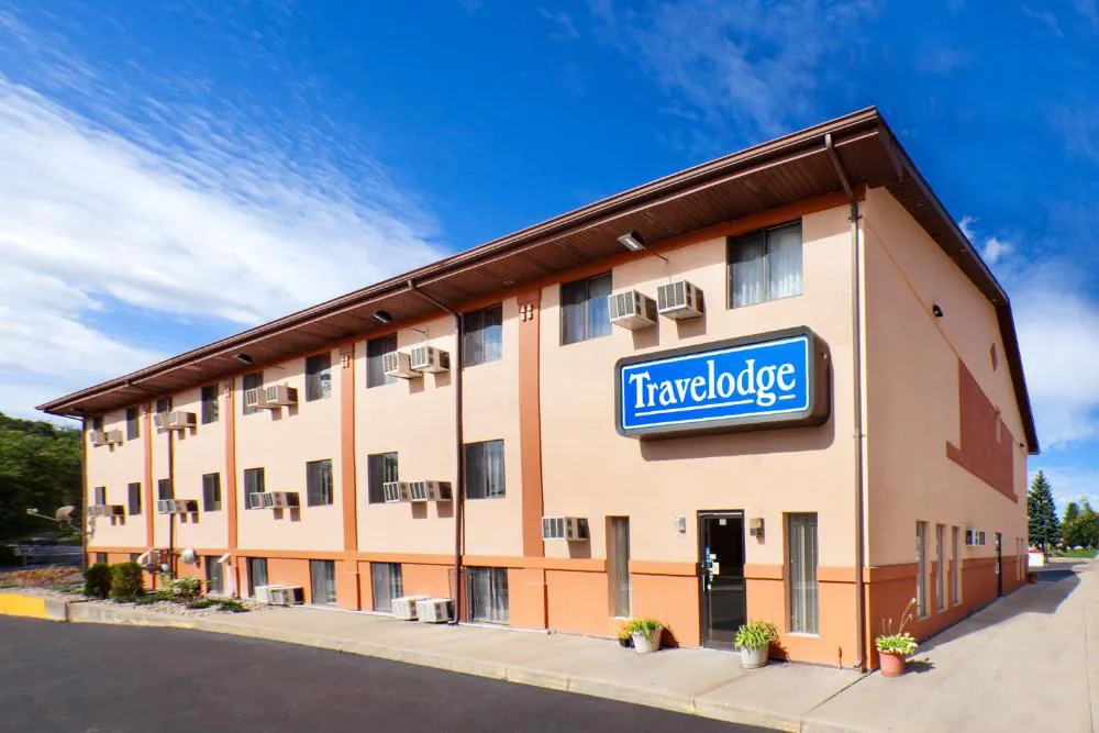 Travelodge by Wyndham La Porte/Michigan City Area hotel hero