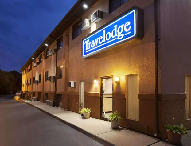 Travelodge by Wyndham La Porte/Michigan City Area hotel detail image 1