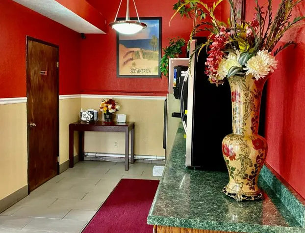 Travelodge by Wyndham La Porte/Michigan City Area hotel detail image 4