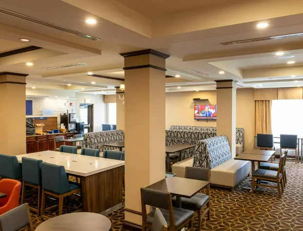 Holiday Inn Express Hotel & Suites Brockville by IHG hotel detail image 4
