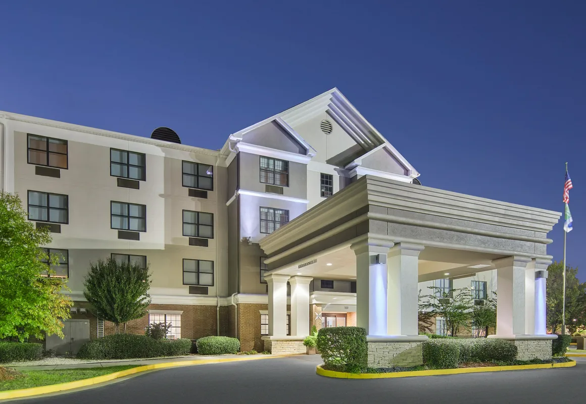 Holiday Inn Express & Suites Byron by IHG hotel hero