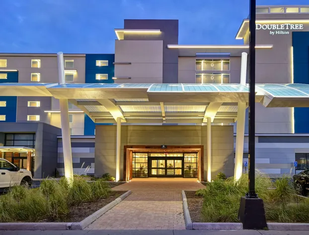 DoubleTree by Hilton Virginia Beach Oceanfront South hotel detail image 1