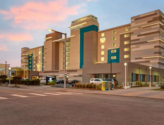 DoubleTree by Hilton Virginia Beach Oceanfront South hotel detail image 3