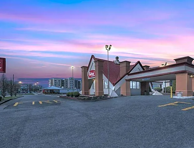 Red Roof Inn & Suites Newark - University hotel detail image 1