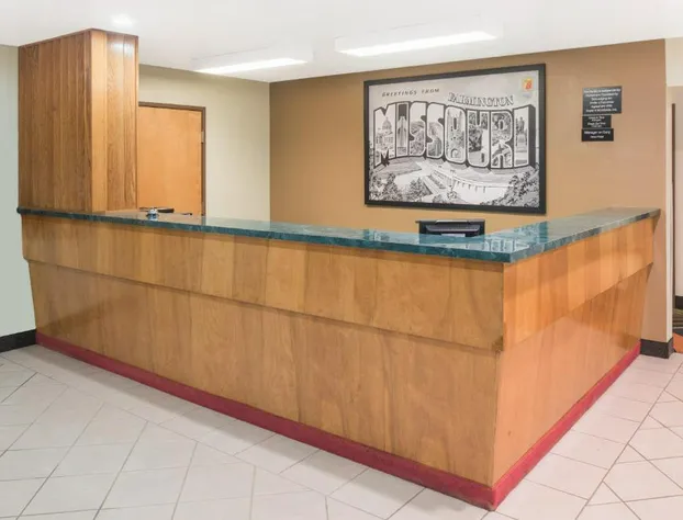 Super 8 by Wyndham Farmington hotel detail image 2