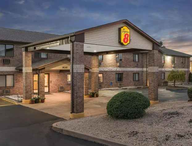 Super 8 by Wyndham Farmington hotel detail image 1