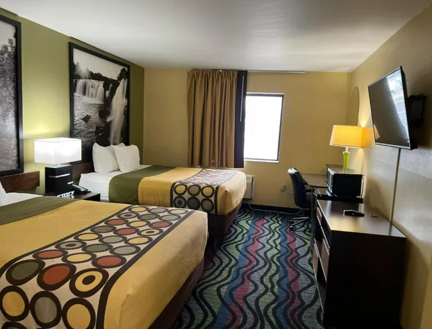 Super 8 by Wyndham Farmington hotel detail image 4