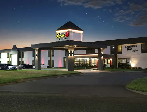 Super 8 by Wyndham Wichita South hotel detail image 1