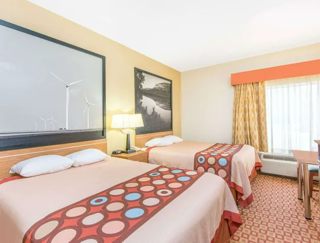 Super 8 by Wyndham Wichita South hotel detail image 3