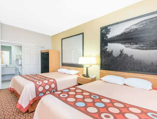 Super 8 by Wyndham Wichita South hotel detail image 4