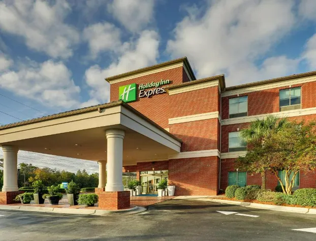 Holiday Inn Express Leland - Wilmington Area by IHG hotel detail image 2