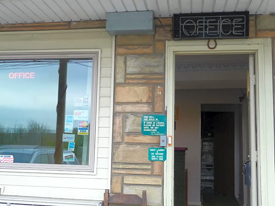 Pottsville Motor Inn hotel hero