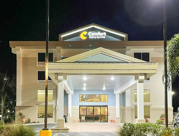 Comfort Inn & Suites Sarasota I75 hotel detail image 1