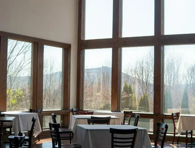 The Inn at Crestwood hotel detail image 4