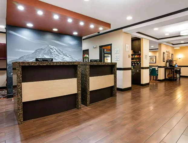 La Quinta Inn & Suites by Wyndham Auburn hotel detail image 2