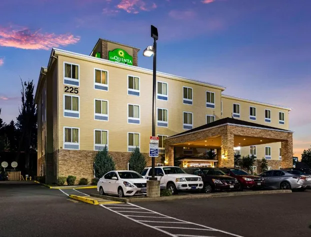 La Quinta Inn & Suites by Wyndham Auburn hotel detail image 1