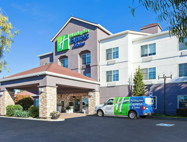 Holiday Inn Express Hotel & Suites Oakland-Airport by IHG hotel detail image 3