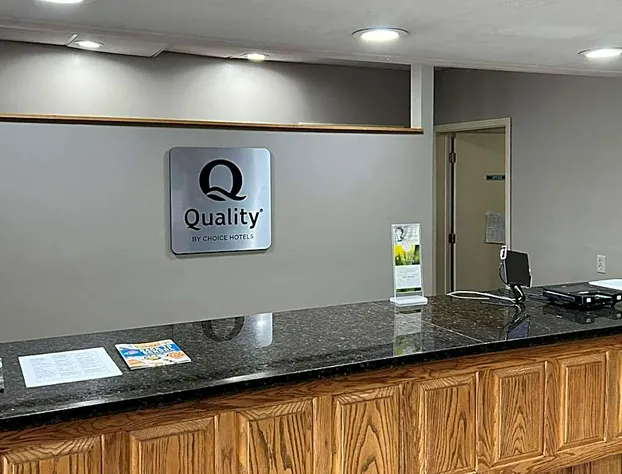 Quality Inn & Suites Grants - I-40 hotel detail image 1