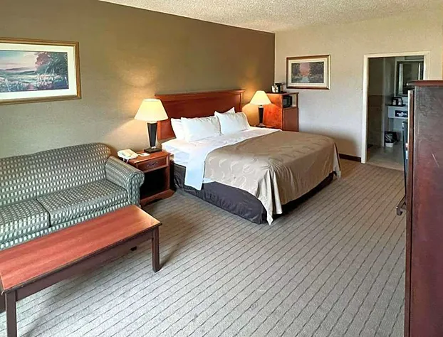 Quality Inn & Suites Grants - I-40 hotel detail image 4