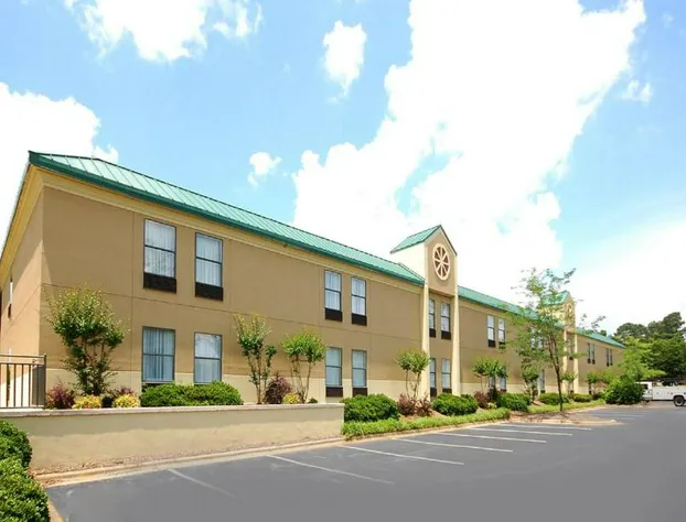 Best Western Plus Edison Inn hotel detail image 3