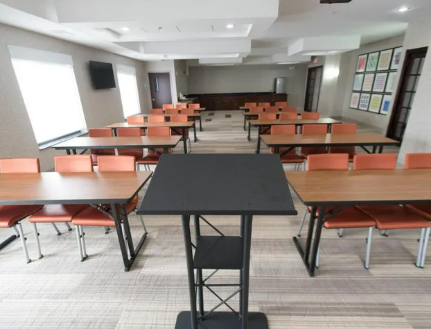 Holiday Inn Express Hotel & Suites in North East (Erie) by IHG hotel detail image 3