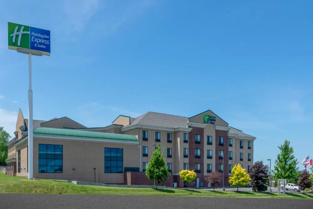 Holiday Inn Express Hotel & Suites in North East (Erie) by IHG hotel hero