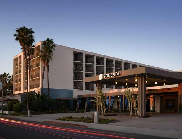 Sonesta Redondo Beach & Marina hotel detail image 3