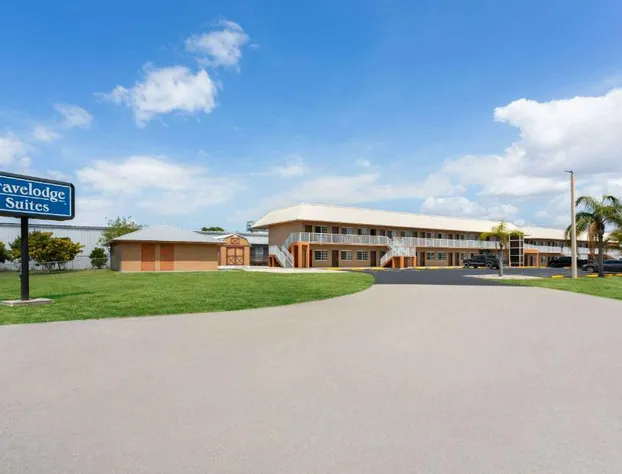 Travelodge Suites by Wyndham Lake Okeechobee hotel detail image 2