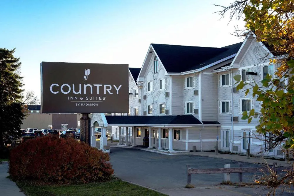 Country Inn & Suites by Radisson, Winnipeg, MB hotel hero