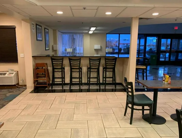 Clarion Inn I-94 near Expo Center hotel detail image 4