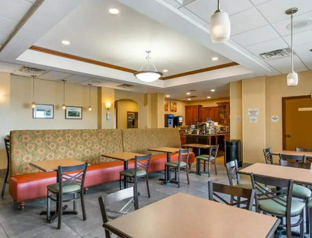 Comfort Inn & Suites Watertown - 1000 Islands hotel detail image 4